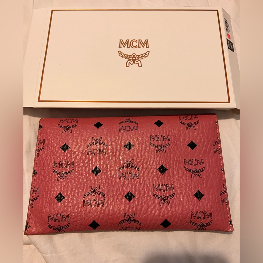 MCM Pink Leather Pouch with Box - Picture 5 of 5